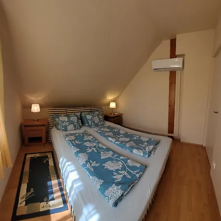 Apartament Frank Apartmanhaz *