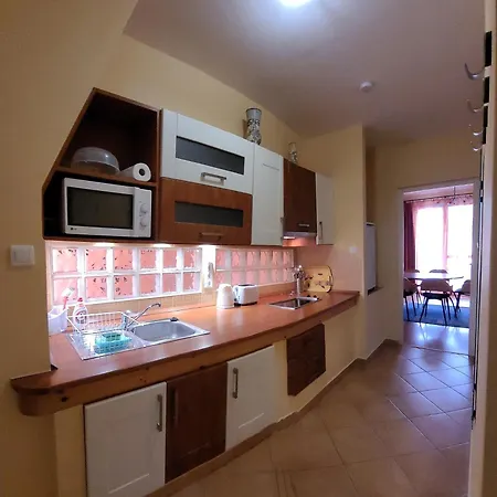 Apartament Frank Apartmanhaz *